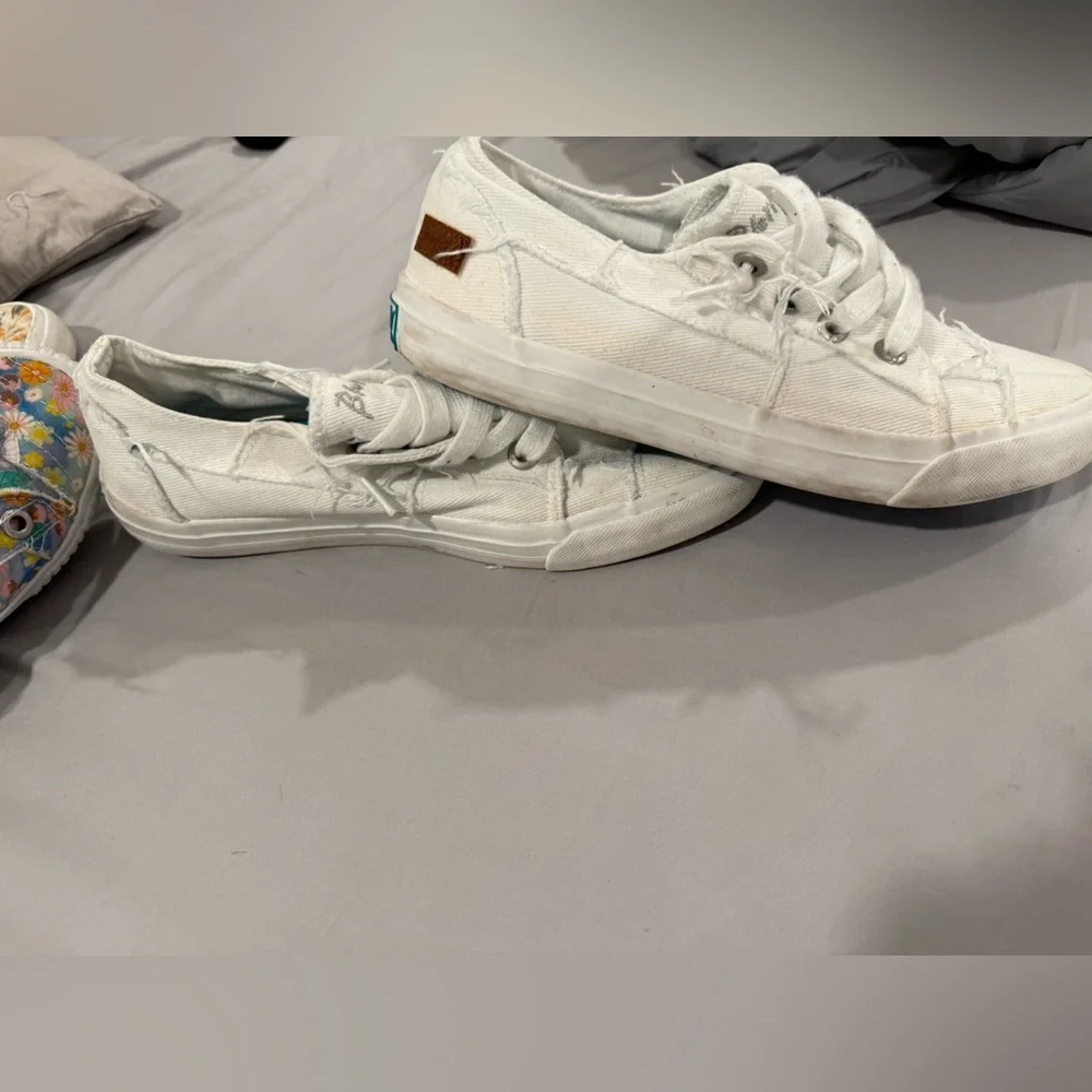 USED bundle of BLOWFISH sneakers and one pair Sperry’s… read description - Picture 3 of 15